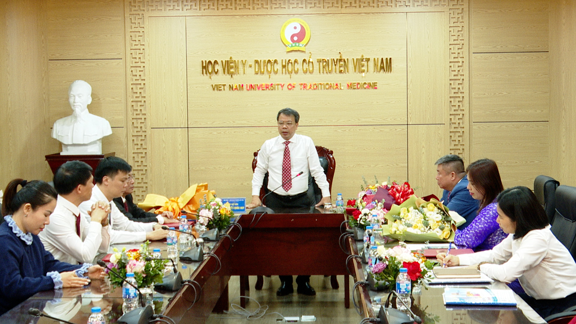 Chuẩn hoá nguồn nhân lực chất lượng cao chuyên ngành y dược học cổ truyền- Ảnh 2. Chuẩn hoá nguồn nhân lực chất lượng cao chuyên ngành y dược học cổ truyền- Ảnh 2.