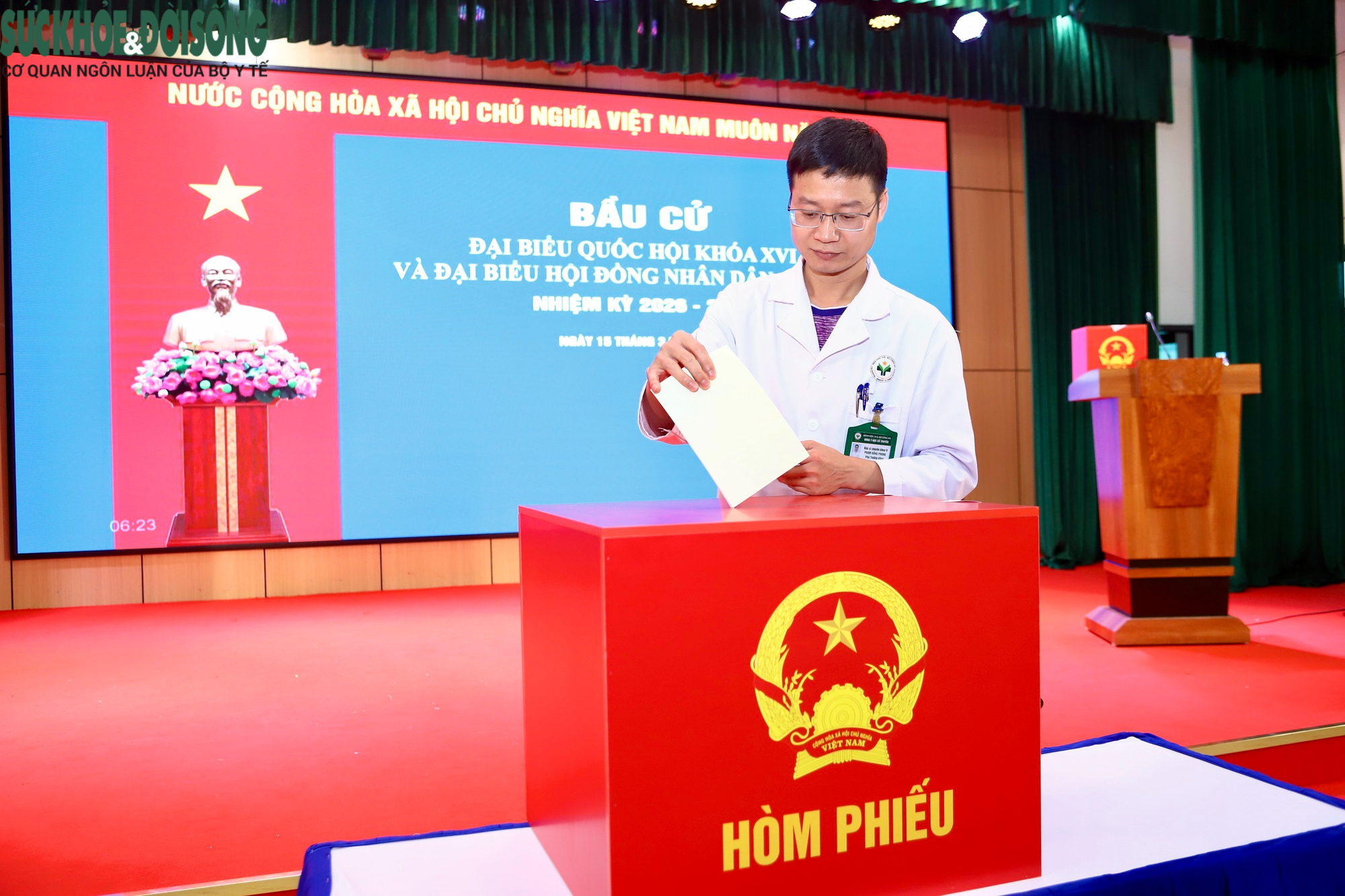 Đưa hòm phiếu tới bệnh viện: Những lá phiếu tín nhiệm từ giường bệnh- Ảnh 4.