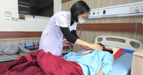 Tưởng viêm họng nhẹ, nữ sinh 16 tuổi nguy kịch do siêu vi khuẩn kháng thuốc tấn công