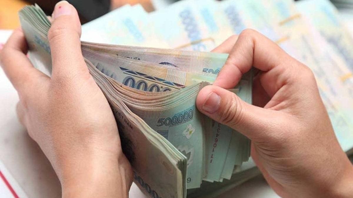 Nếu tăng lương cơ sở từ 1/7, thu nhập của cán bộ ngành Y sẽ thay đổi ra sao?- Ảnh 1. Nếu tăng lương cơ sở từ 1/7, thu nhập của cán bộ ngành Y sẽ thay đổi ra sao?- Ảnh 1.