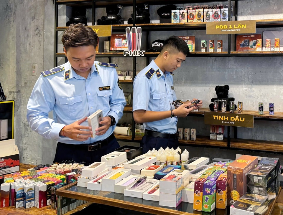 Từ ngày 15/5 tới, sử dụng thuốc lá điện tử có thể bị phạt đến 5 triệu đồng- Ảnh 2. Từ ngày 15/5 tới, sử dụng thuốc lá điện tử có thể bị phạt đến 5 triệu đồng- Ảnh 2.