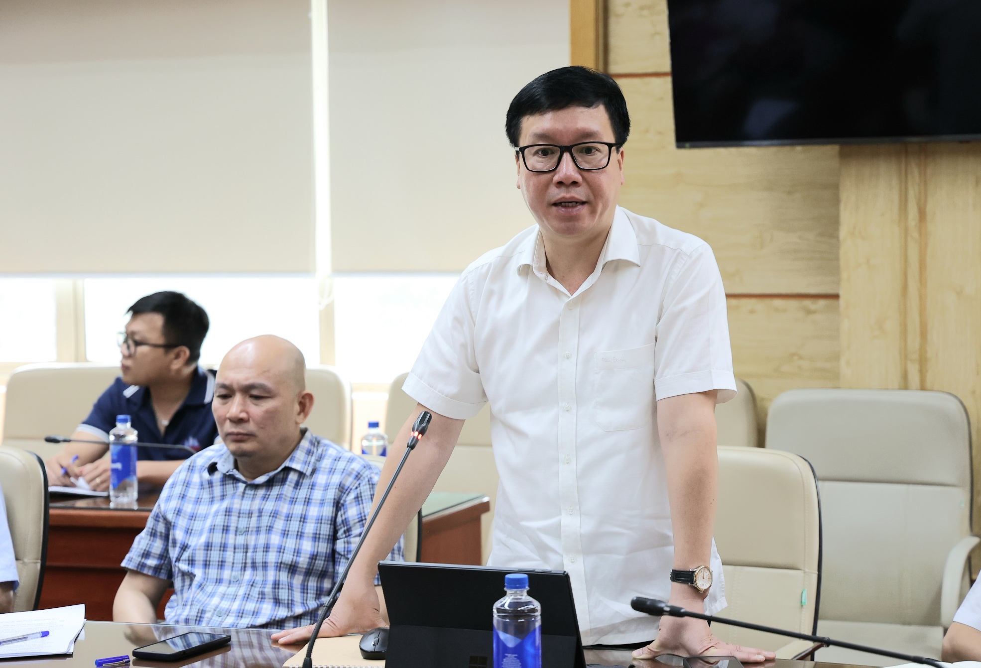 Lãnh đạo Bộ Y tế đôn đốc tiến độ dự án Cơ sở 2 Bệnh viện Bạch Mai và Việt Đức- Ảnh 2. Lãnh đạo Bộ Y tế đôn đốc tiến độ dự án Cơ sở 2 Bệnh viện Bạch Mai và Việt Đức- Ảnh 2.