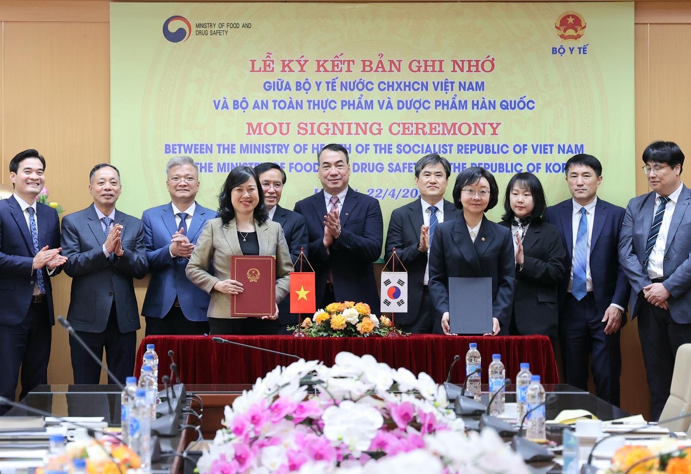 Việt Nam – Hàn Quốc ký kết hợp tác y tế: Mở rộng liên kết dược phẩm, an toàn thực phẩm và công nghệ cao- Ảnh 5. Việt Nam – Hàn Quốc ký kết hợp tác y tế: Mở rộng liên kết dược phẩm, an toàn thực phẩm và công nghệ cao- Ảnh 5.