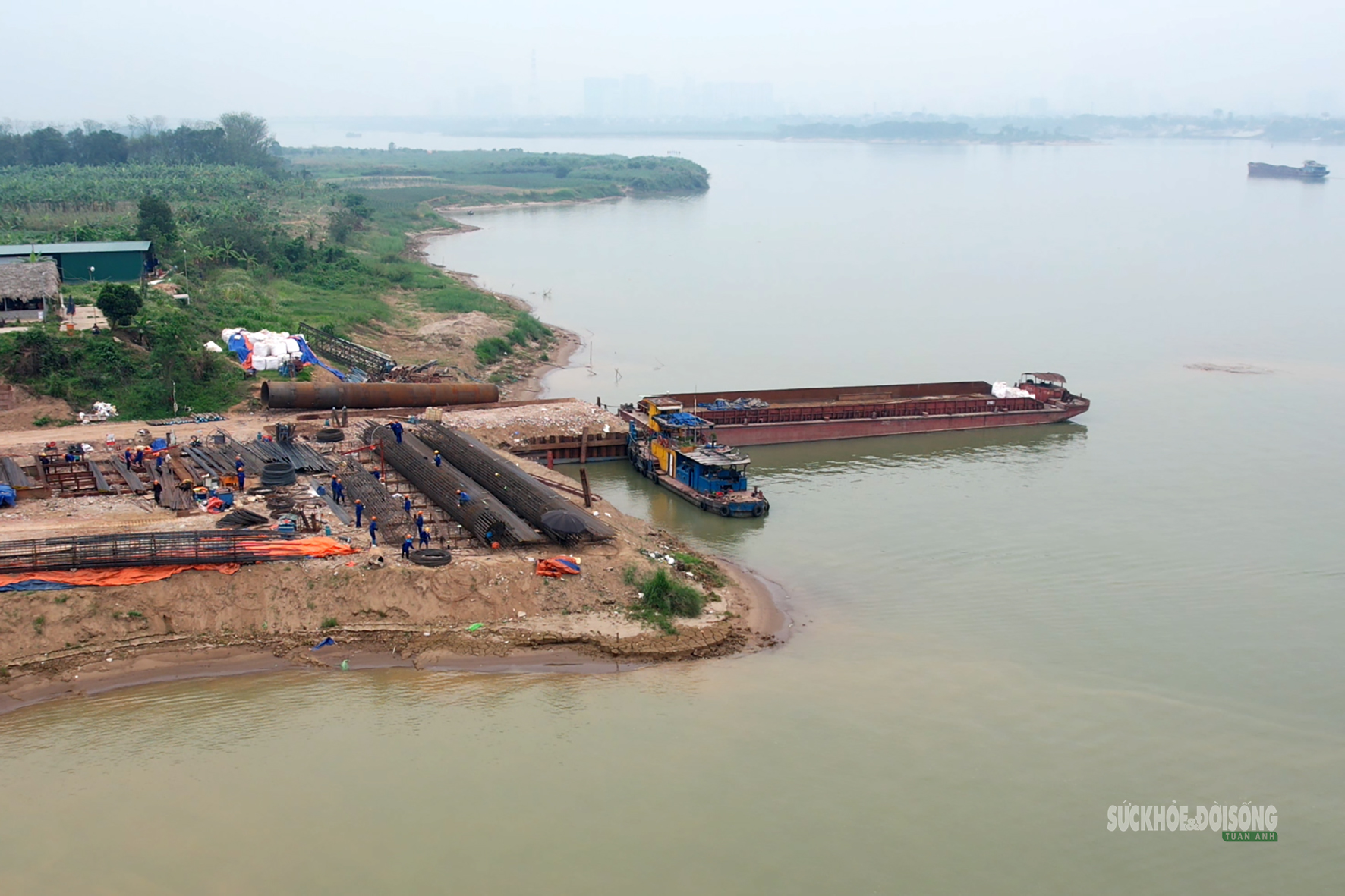 Đại công trường cầu Thượng Cát tăng tốc, quyết cán mốc trước mùa lũ- Ảnh 4. Đại công trường cầu Thượng Cát tăng tốc, quyết cán mốc trước mùa lũ- Ảnh 4.