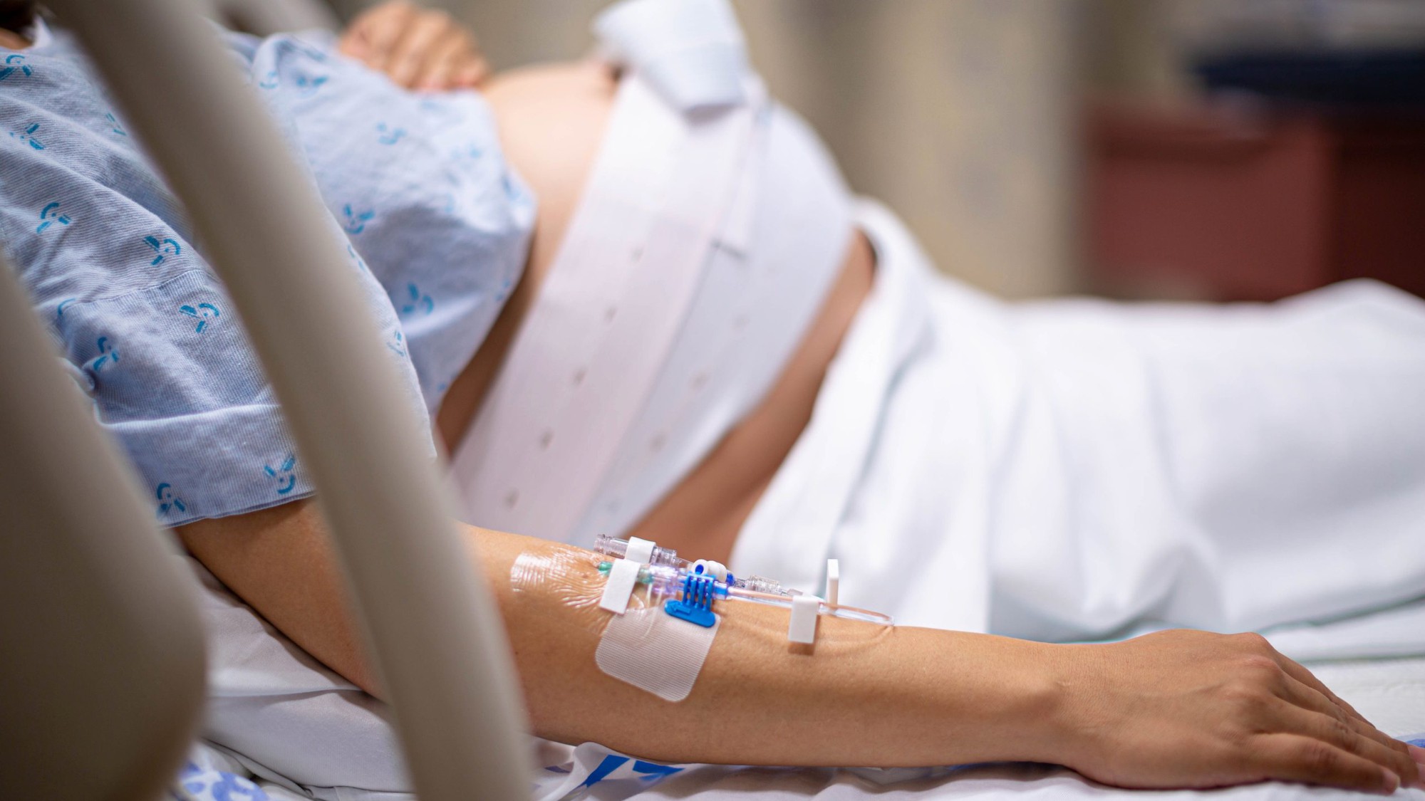 Virus Ebola có ảnh hưởng đến phụ nữ mang thai và cho con bú không?- Ảnh 1. Virus Ebola có ảnh hưởng đến phụ nữ mang thai và cho con bú không?- Ảnh 1.