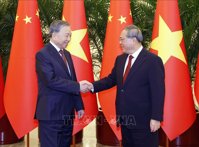 Tổng Bí thư, Chủ tịch nước Tô Lâm hội kiến Thủ tướng Trung Quốc Lý Cường - Ảnh 1. Tổng Bí thư, Chủ tịch nước Tô Lâm hội kiến Thủ tướng Trung Quốc Lý Cường - Ảnh 1.