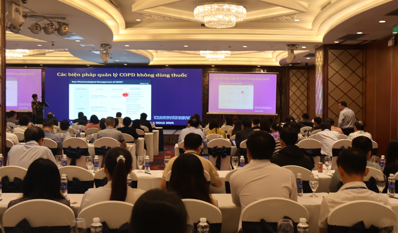Vì sao dự phòng nhiễm trùng đóng vai trò quan trọng trong chăm sóc người mắc bệnh phổi tắc nghẽn mạn tính?- Ảnh 1. Vì sao dự phòng nhiễm trùng đóng vai trò quan trọng trong chăm sóc người mắc bệnh phổi tắc nghẽn mạn tính?- Ảnh 1.