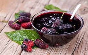 Sau khi đắp mặt nạ dưỡng trắng da cần làm gì để da không bắt nắng?- Ảnh 2. Cách dưỡng trắng da từ quả dâu tằm