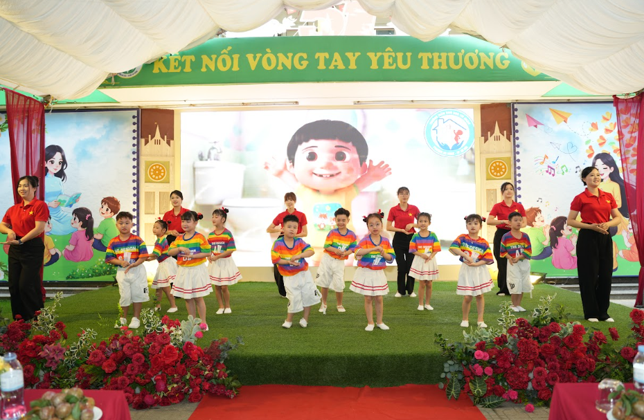 Bệnh tay chân miệng xuất hiện ở 126 xã, phường, Hà Nội kích hoạt chiến dịch phòng dịch trong trường học- Ảnh 1. Bệnh tay chân miệng xuất hiện ở 126 xã, phường, Hà Nội kích hoạt chiến dịch phòng dịch trong trường học- Ảnh 1.