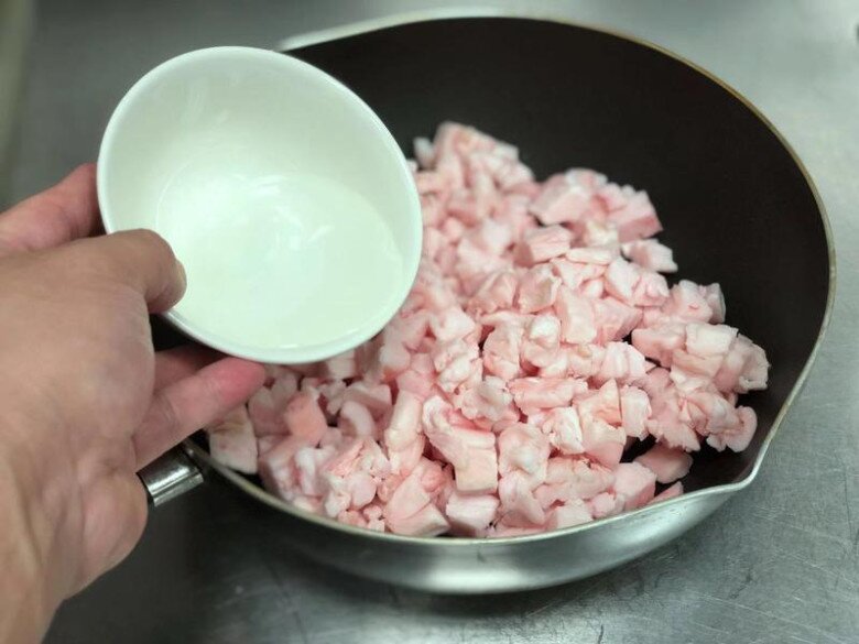 Mỡ lợn và bí quyết dưỡng da từ cung đình đến hiện đại- Ảnh 1. Mỡ lợn và bí quyết dưỡng da từ cung đình đến hiện đại- Ảnh 1.