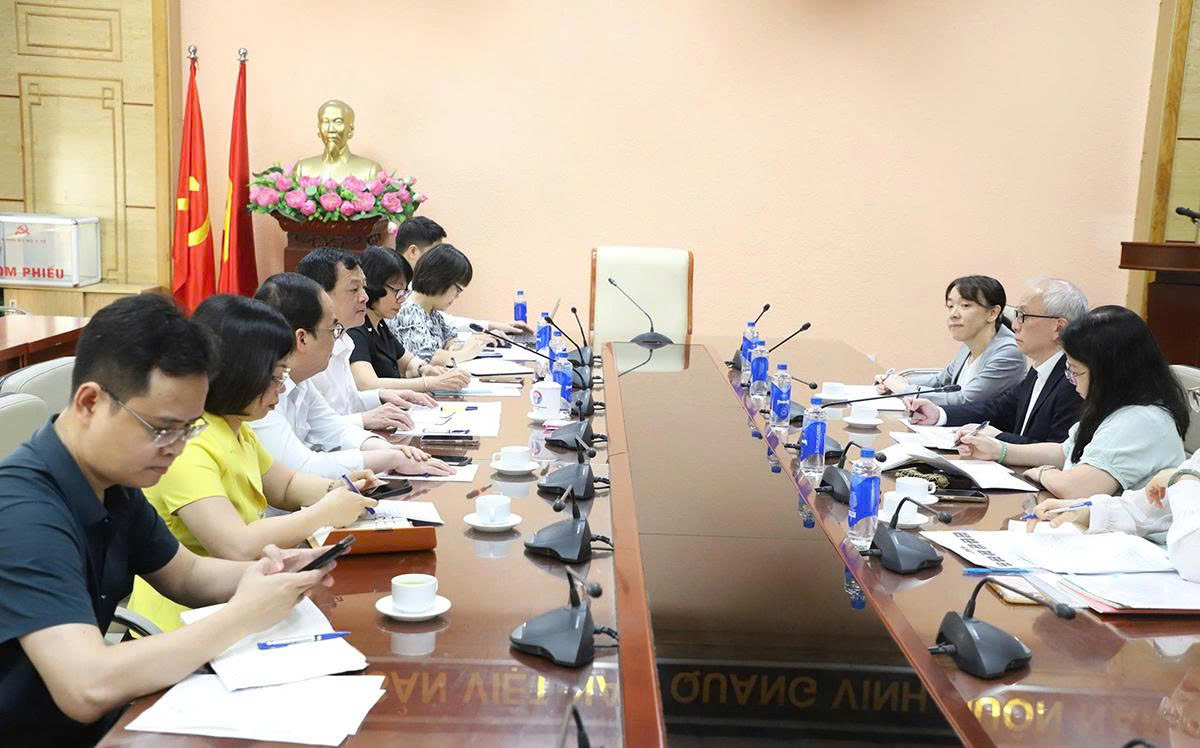 Thứ trưởng Nguyễn Tri Thức trao đổi với chuyên gia cố vấn của JICA: Thúc đẩy hợp tác y tế Việt Nam - Nhật Bản- Ảnh 4. Thứ trưởng Nguyễn Tri Thức trao đổi với chuyên gia cố vấn của JICA: Thúc đẩy hợp tác y tế Việt Nam - Nhật Bản- Ảnh 4.
