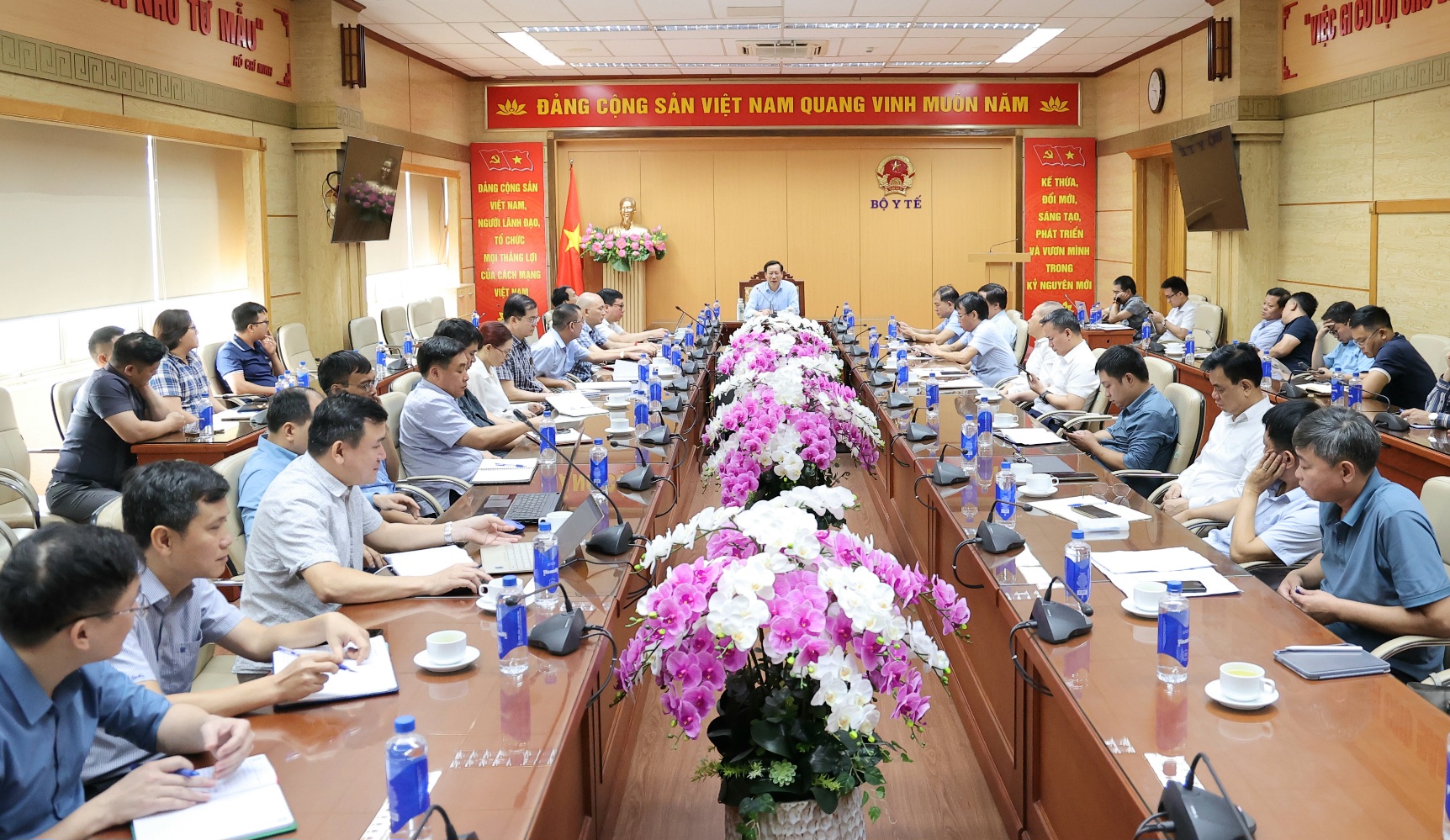 Lãnh đạo Bộ Y tế đôn đốc tiến độ dự án Cơ sở 2 Bệnh viện Bạch Mai và Việt Đức- Ảnh 9. Lãnh đạo Bộ Y tế đôn đốc tiến độ dự án Cơ sở 2 Bệnh viện Bạch Mai và Việt Đức- Ảnh 9.