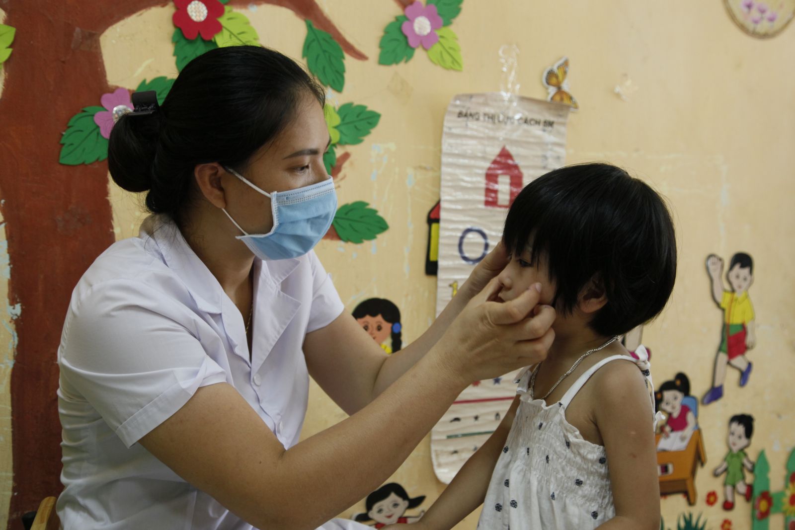 Thiếu vi chất dinh dưỡng: 'gánh nặng thầm lặng' của phụ nữ và trẻ em- Ảnh 1. Thiếu vi chất dinh dưỡng: 'gánh nặng thầm lặng' của phụ nữ và trẻ em- Ảnh 1.