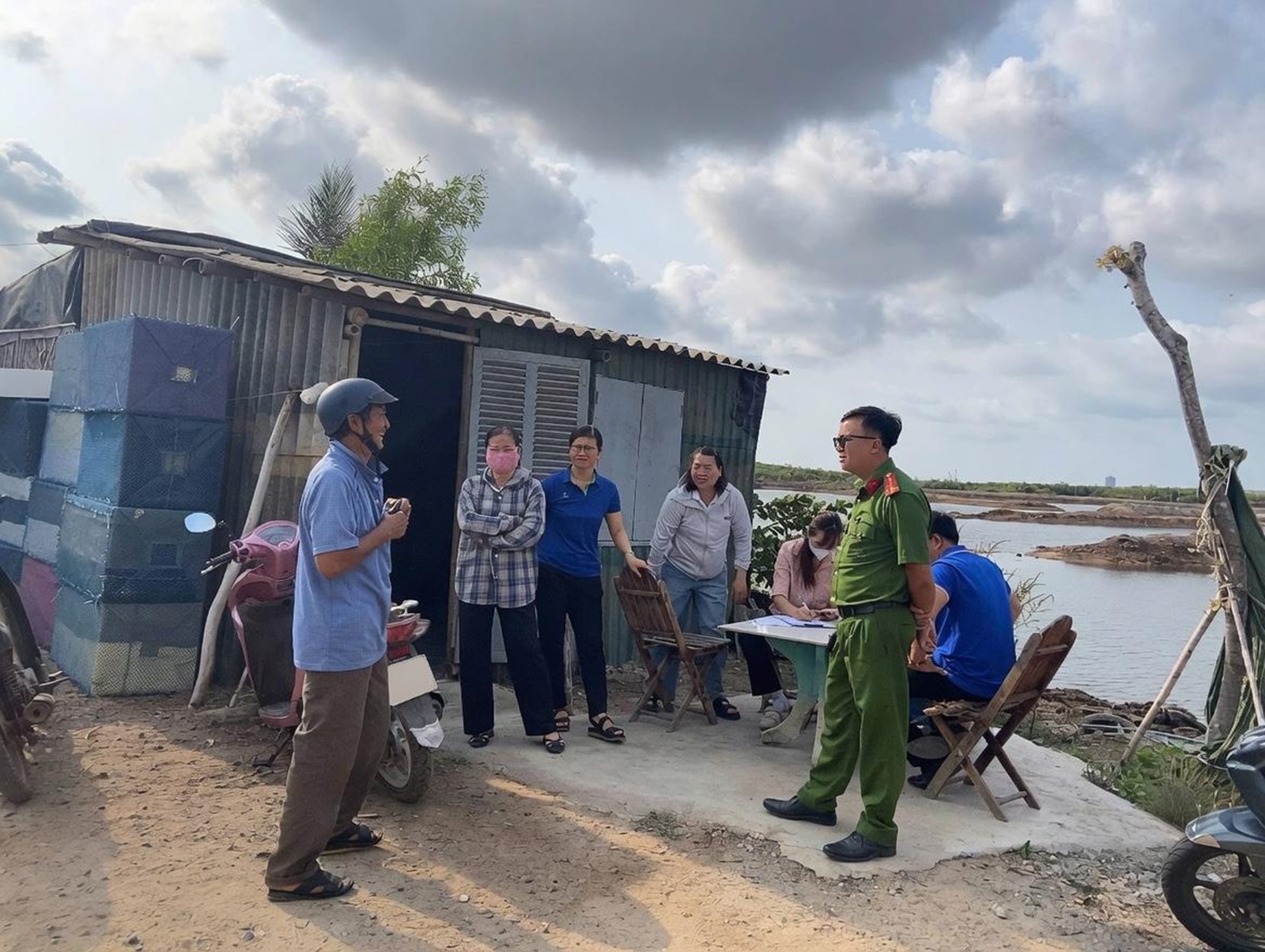 TPHCM siết phòng chống bệnh dại sau vụ chó nghi dại cắn nhiều người- Ảnh 2. TPHCM siết phòng chống bệnh dại sau vụ chó nghi dại cắn nhiều người- Ảnh 2.