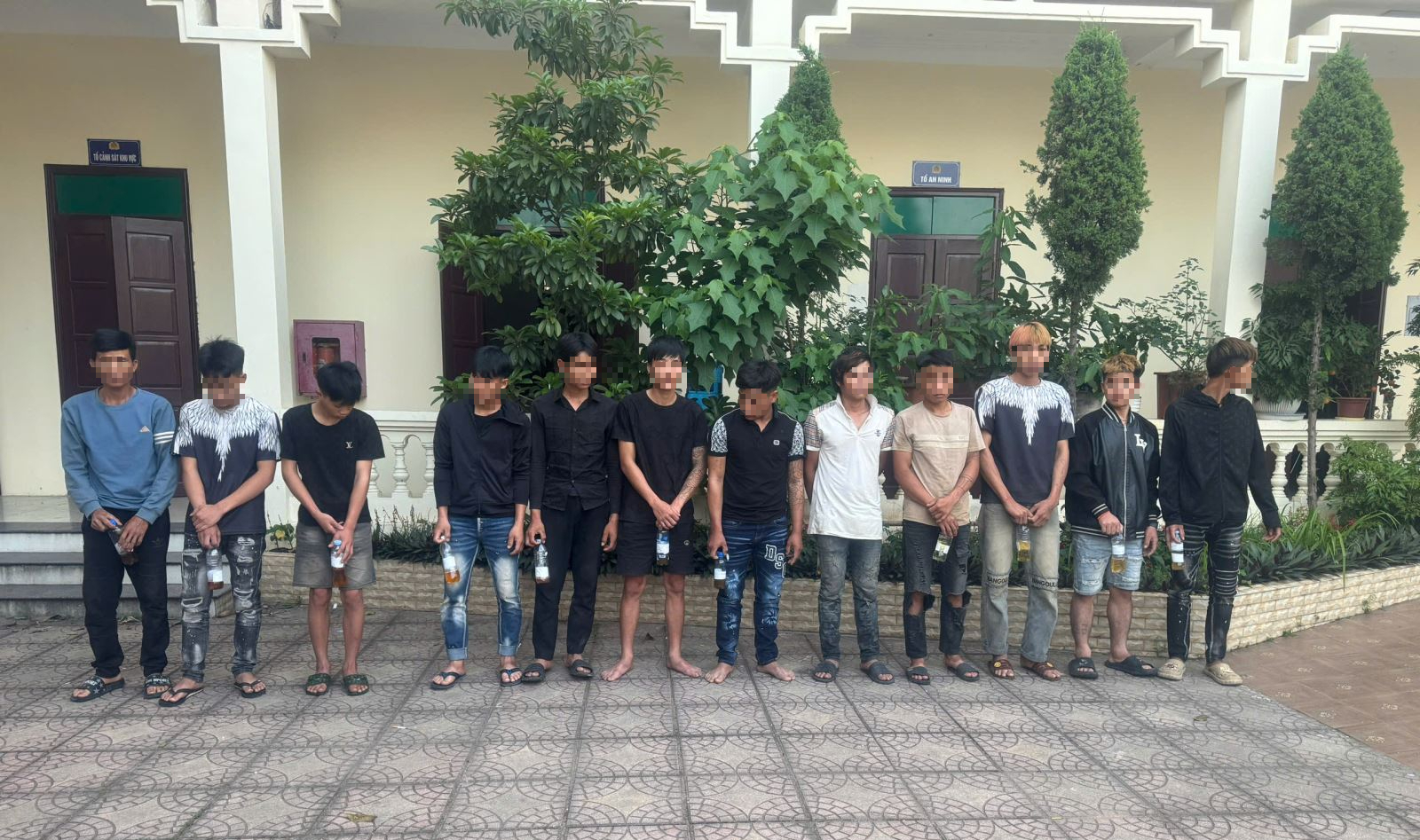 base64-17777181170871859885837 Bắc Ninh: Phát hiện ổ nhóm trả lương cho công nhân bằng... ma túy- Ảnh 1.