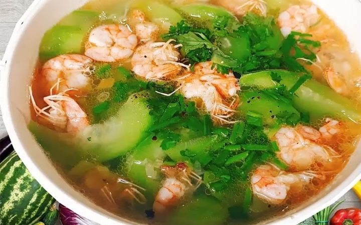 cach-nau-mon-canh-muop-nau-tom-ngot-mat-cuc-don-gian-cho-ngay-cuoi-tuan-202203211434486127-17782265100841914450154-0-0-450-720-crop-1778226771544735378968-1 5 món ăn – bài thuốc từ quả mướp: Thanh nhiệt, lợi sữa, tốt cho tiêu hóa