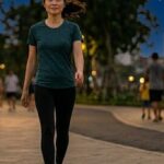 Đi bộ sau ăn tối bao lâu giúp kiểm soát đường huyết, giảm mỡ hiệu quả?