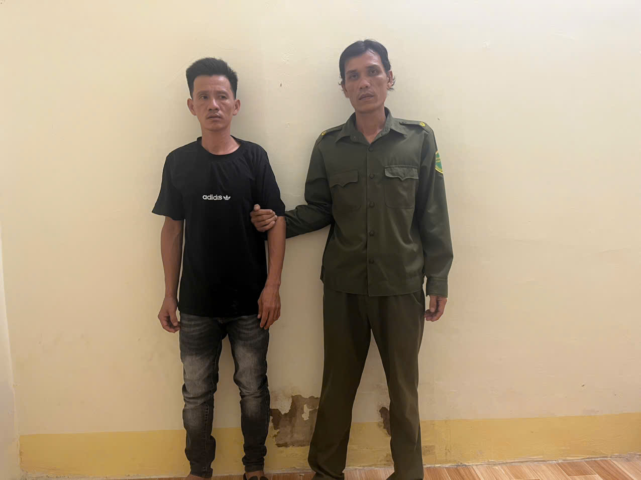 Bắt đối tượng bị truy nã Nguyễn Phú Quí về tội trộm cắp tài sản- Ảnh 1. Bắt đối tượng bị truy nã Nguyễn Phú Quí về tội trộm cắp tài sản- Ảnh 1.