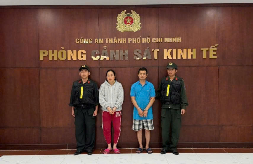 Triệt phá cơ sở sản xuất hơn 2.800 tấn mì tươi sử dụng hàn the và thủy tinh lỏng- Ảnh 1. Triệt phá cơ sở sản xuất hơn 2.800 tấn mì tươi sử dụng hàn the và thủy tinh lỏng- Ảnh 1.
