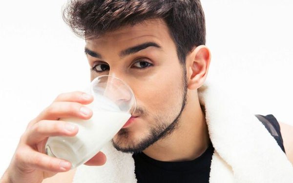 Nam giới uống nhiều sữa đậu nành có bị yếu sinh lý?