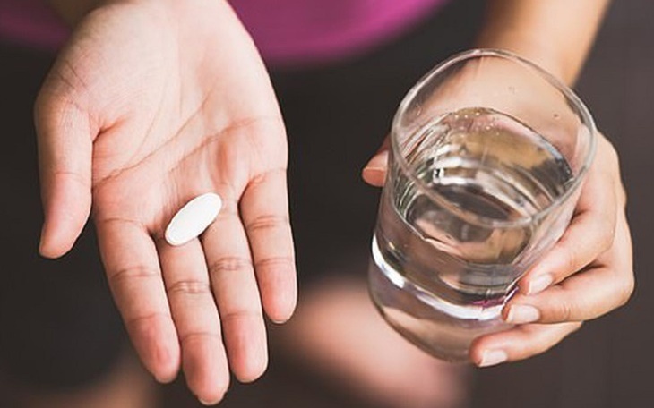 Phụ nữ mang thai bị đau đầu, sốt, dùng thuốc paracetamol cần lưu ý gì?- Ảnh 2. Phụ nữ mang thai bị đau đầu, sốt, dùng thuốc paracetamol cần lưu ý gì? - Ảnh 2.