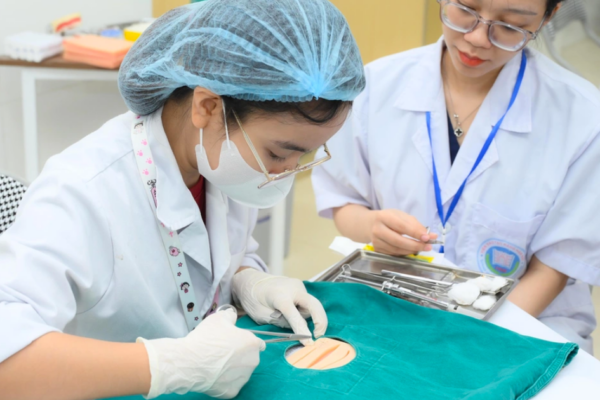 Đại học Y Hà Nội lý giải việc tăng chỉ tiêu Y khoa và đổi mới tổ hợp xét tuyển