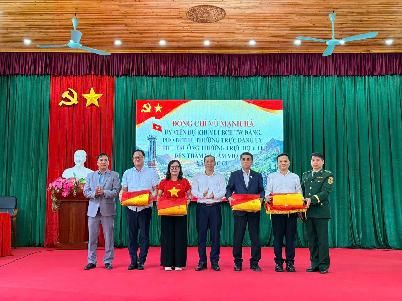 10555-1778392239582303606910 Từ Lũng Cú, Phố Bảng lan tỏa tinh thần phòng bệnh từ sớm, từ xa nơi vùng biên Tổ Quốc - Ảnh 6.