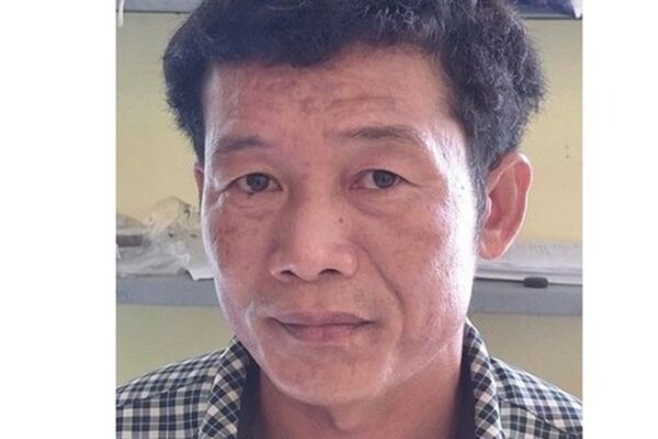 Bắt tạm giam ‘thần cồn’ dùng dao chém 3 người bị thương