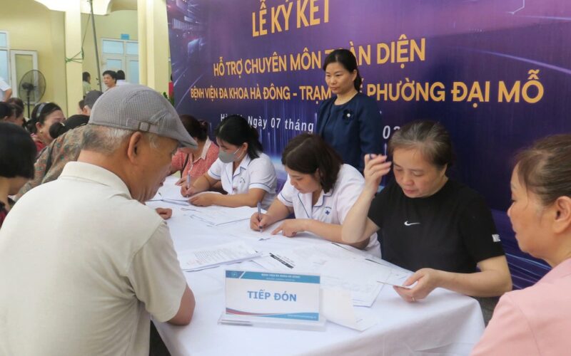 3 bệnh viện ở Hà Nội ‘tiếp sức’ cho Trạm Y tế phường Đại Mỗ