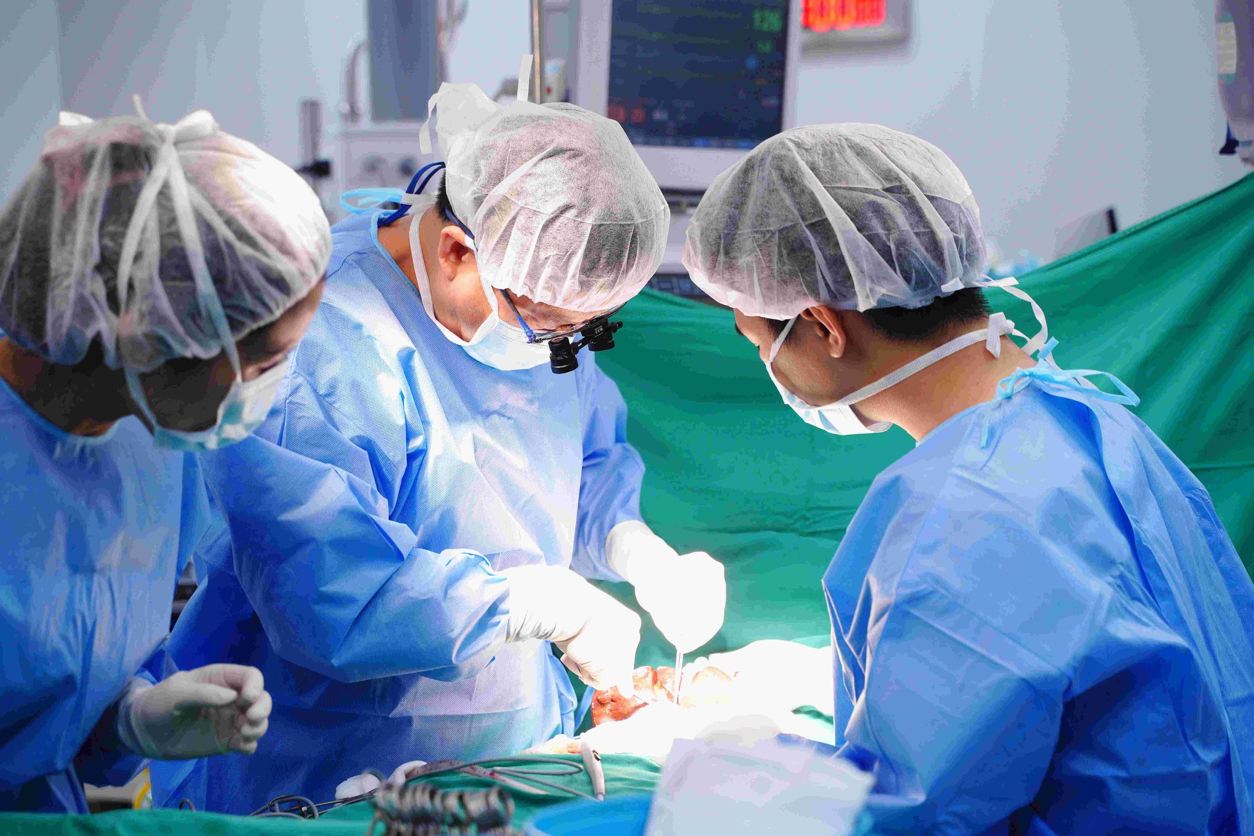 anh-1-1-1779177611143349930901 Vinmec phẫu thuật thành công, cứu sống bệnh nhi 48 ngày tuổi mắc teo đường mật bẩm sinh- Ảnh 1.