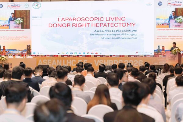 Giải pháp phẫu thuật lấy gan từ người hiến sống do chuyên gia Vinmec chia sẻ gây ấn tượng mạnh tại hội nghị quốc tế