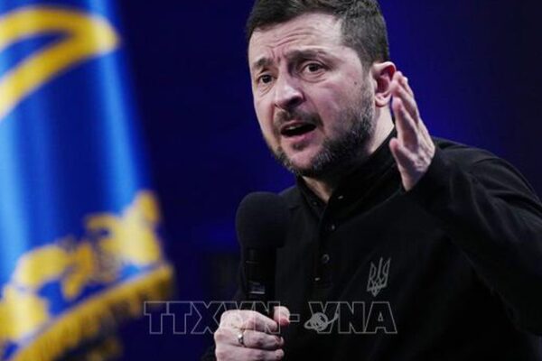 Tổng thống Ukraine ký sắc lệnh đặc biệt về Quảng trường Đỏ khi Nga duyệt binh Ngày Chiến thắng