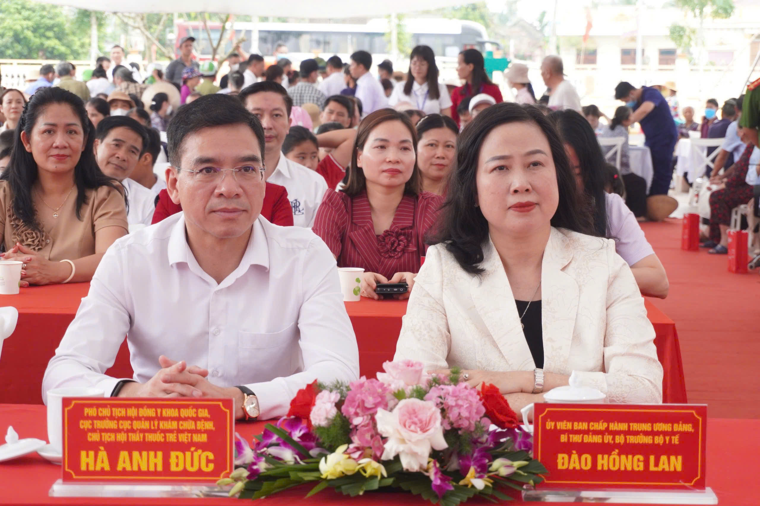 bo-truong-bo-y-te-tham-du-chuong-trinh-17783916869191767656971 Bộ trưởng Đào Hồng Lan dự chương trình khám bệnh miễn phí 'Vì một Việt Nam khỏe mạnh hơn 2026' tại Hải Phòng- Ảnh 3.