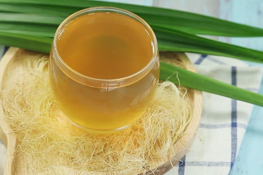 cach-uong-nuoc-rau-ngo-khi-bi-du-oi-cho-ba-bau-845x564-17797802328142023086862 10 thức uống giúp thanh nhiệt, bù dịch ngày nắng gắt- Ảnh 3.