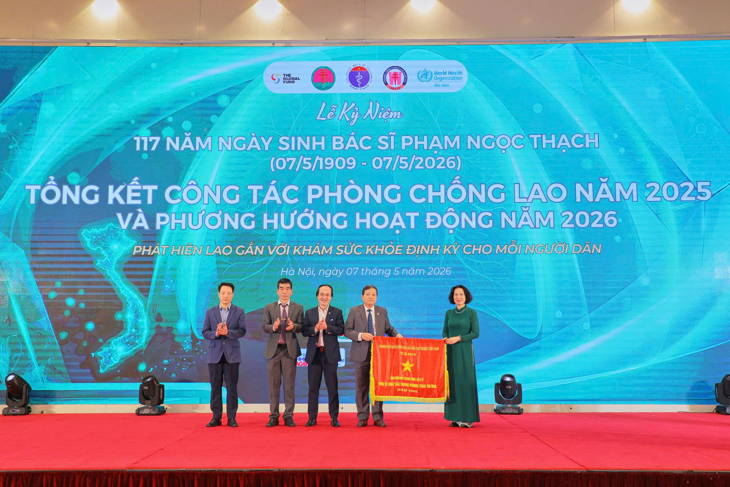 co-thi-dua-1778139717419344864252 Còn 40% ca lao ngoài cộng đồng: Khám sức khỏe định kỳ mở 'cánh cửa' phát hiện sớm bệnh lao- Ảnh 6.