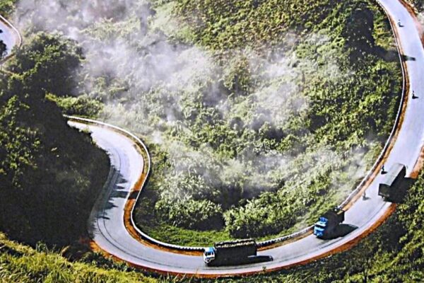 CSGT khuyến cáo gì khi các tài xế di chuyển qua đèo Phượng Hoàng?
