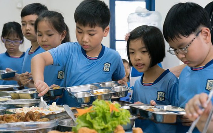 Ăn kem, uống nước lạnh mùa hè thế nào để không ảnh hưởng tiêu hóa và sức khỏe học sinh?- Ảnh 3.