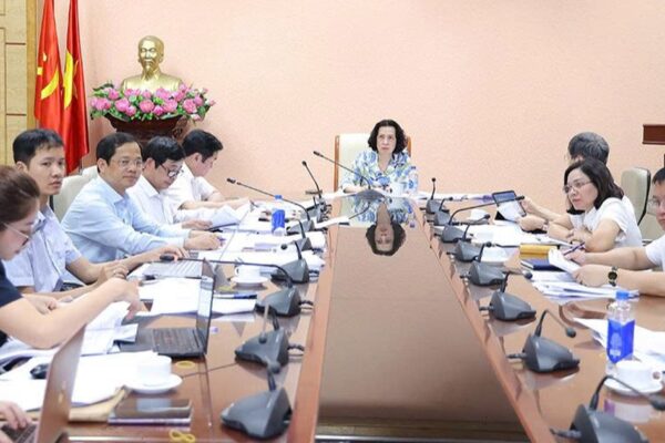 Bộ Y tế thúc đẩy hoàn thiện quy định mới về tiêm chủng, dự kiến phân cấp mạnh cho địa phương