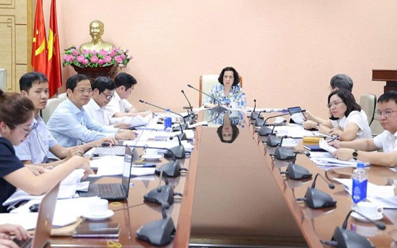Bộ Y tế thúc đẩy hoàn thiện quy định mới về tiêm chủng, dự kiến phân cấp mạnh cho địa phương
