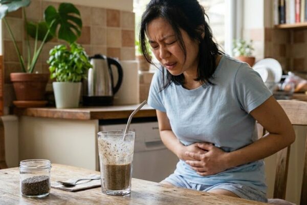 Hạt chia tốt nhưng có người bị đầy bụng, khó tiêu sau ăn, vì sao?
