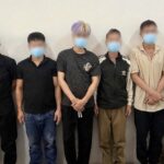 Bắt quả tang 8 người đang đánh ‘liêng’ ở nơi tổ chức hiếu lễ