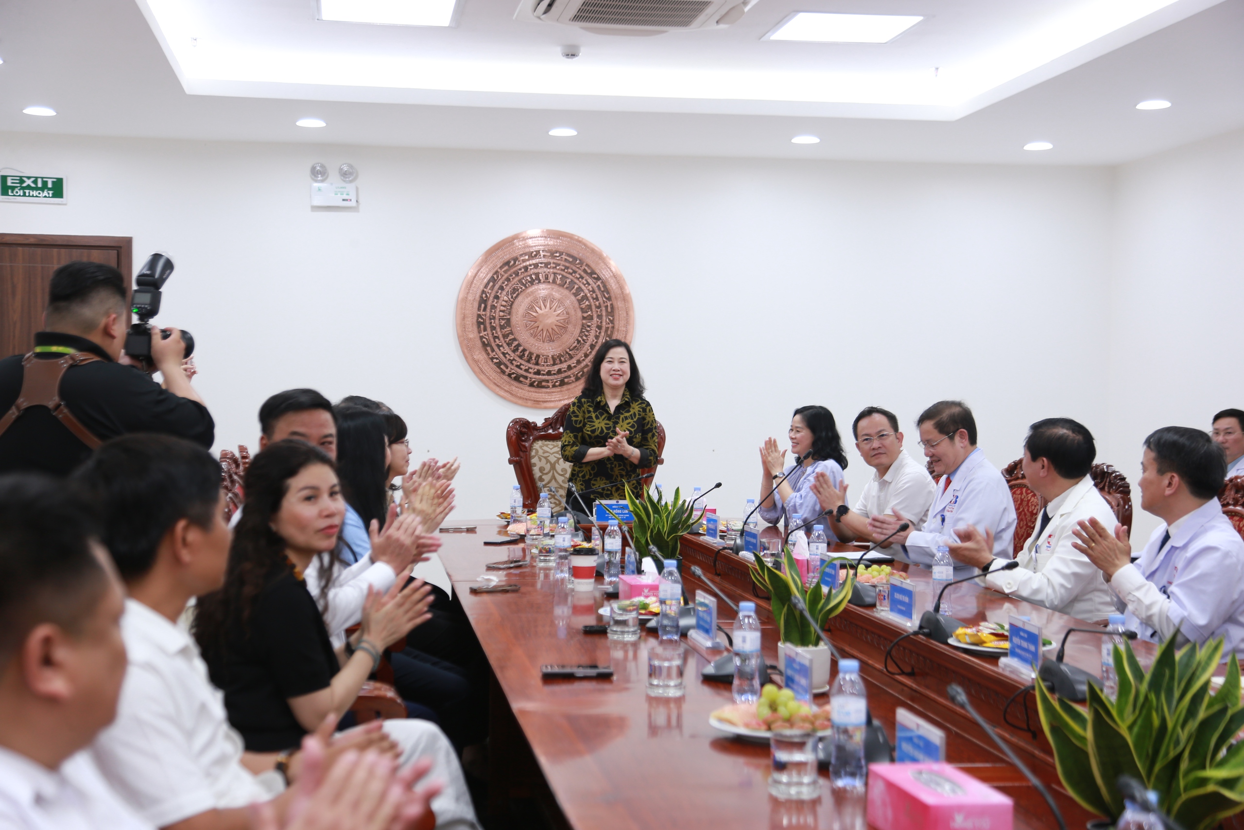 Bộ trưởng Bộ Y tế Đào Hồng Lan: Nghệ An cần đẩy mạnh tầm soát ung thư, chăm sóc sức khỏe 'từ sớm, từ xa'- Ảnh 1.