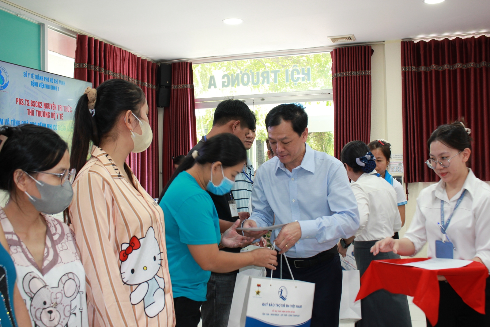 img3915-1778222539227207944873 Thứ trưởng Bộ Y tế Nguyễn Tri Thức: 'Đừng để trẻ bị bạo hành rồi mới vào cuộc'- Ảnh 4.