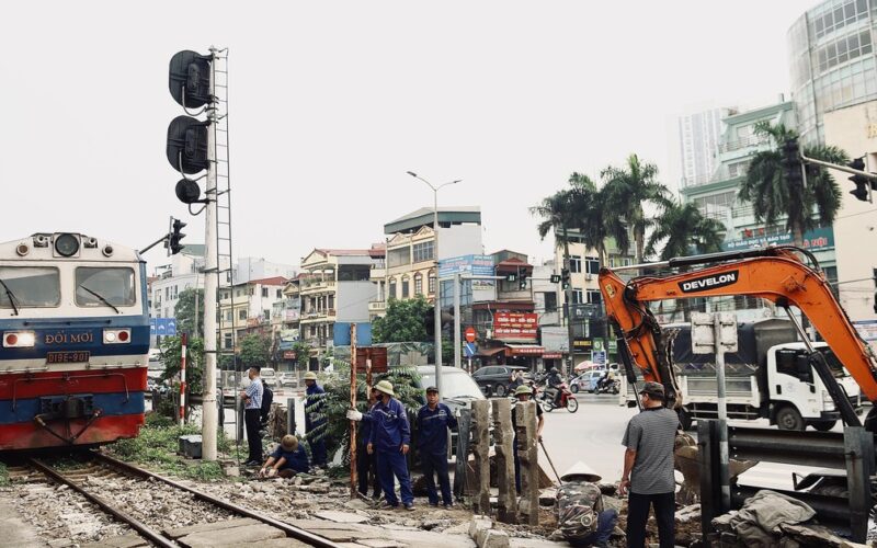 Nghị định mới lĩnh vực đường sắt: Nhiều hành vi quen thuộc có thể bị phạt ‘đau ví’ từ 15/5