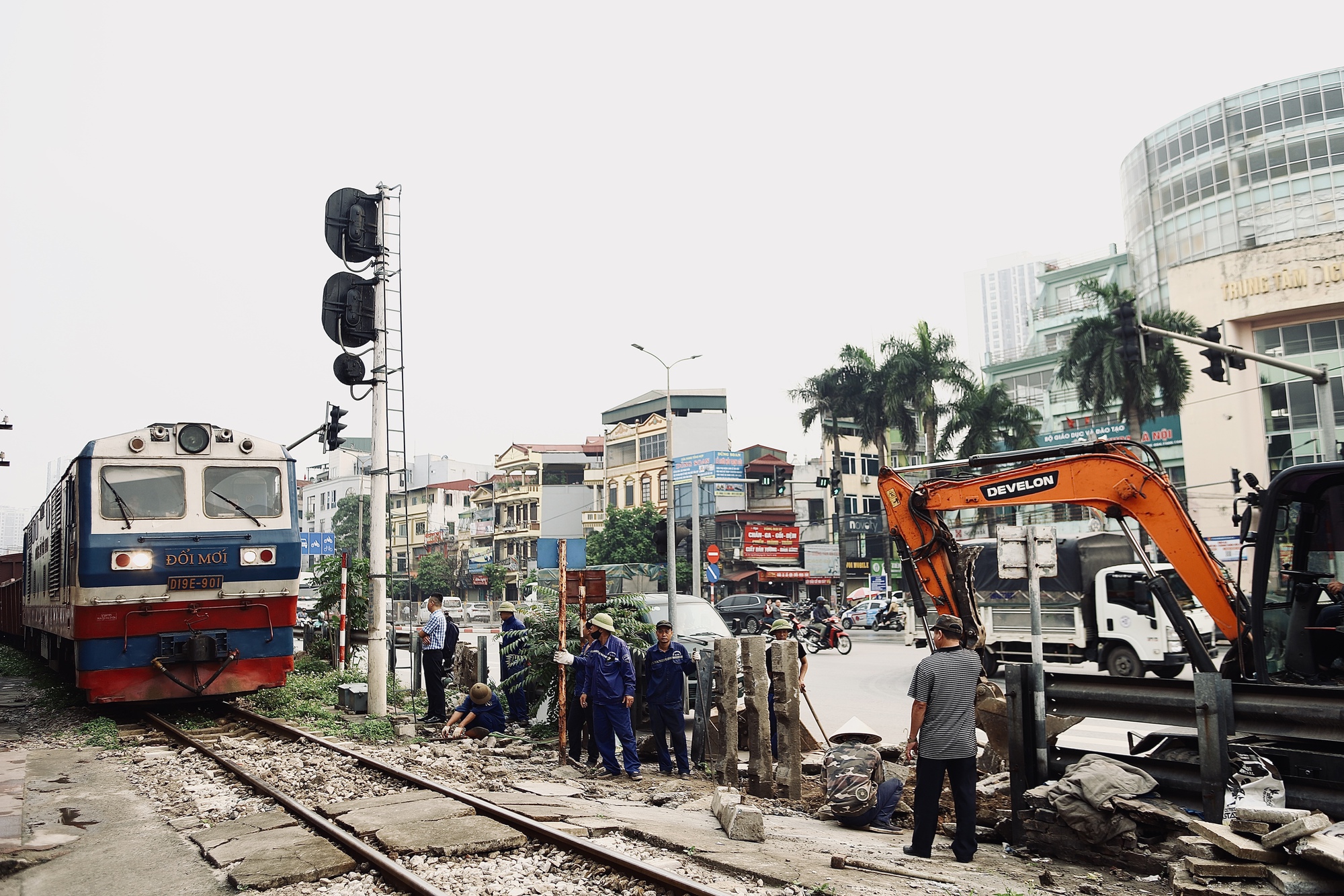img8544-1774970171686245446280 Nghị định mới lĩnh vực đường sắt: Nhiều hành vi quen thuộc có thể bị phạt 'đau ví' từ 15/5- Ảnh 3.