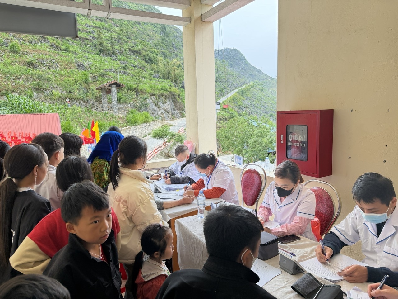 khamssss-17783922389151233567032 Từ Lũng Cú, Phố Bảng lan tỏa tinh thần phòng bệnh từ sớm, từ xa nơi vùng biên Tổ Quốc - Ảnh 16.