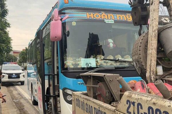 Tài xế không có GPLX chở 20 người đi làm thiện nguyện ở Lào Cai