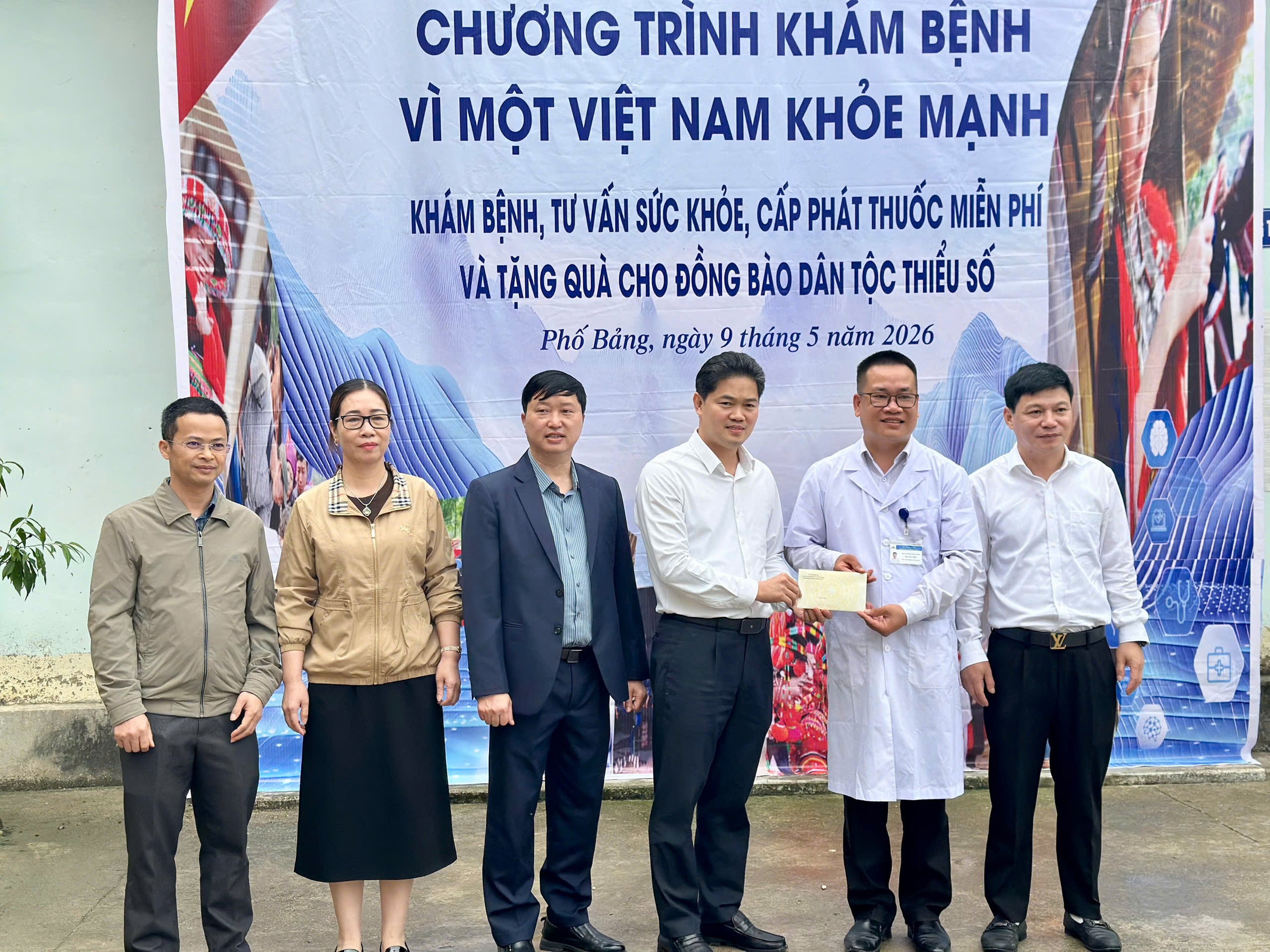 pho-vang-1778392238809588732778 Từ Lũng Cú, Phố Bảng lan tỏa tinh thần phòng bệnh từ sớm, từ xa nơi vùng biên Tổ Quốc - Ảnh 18.