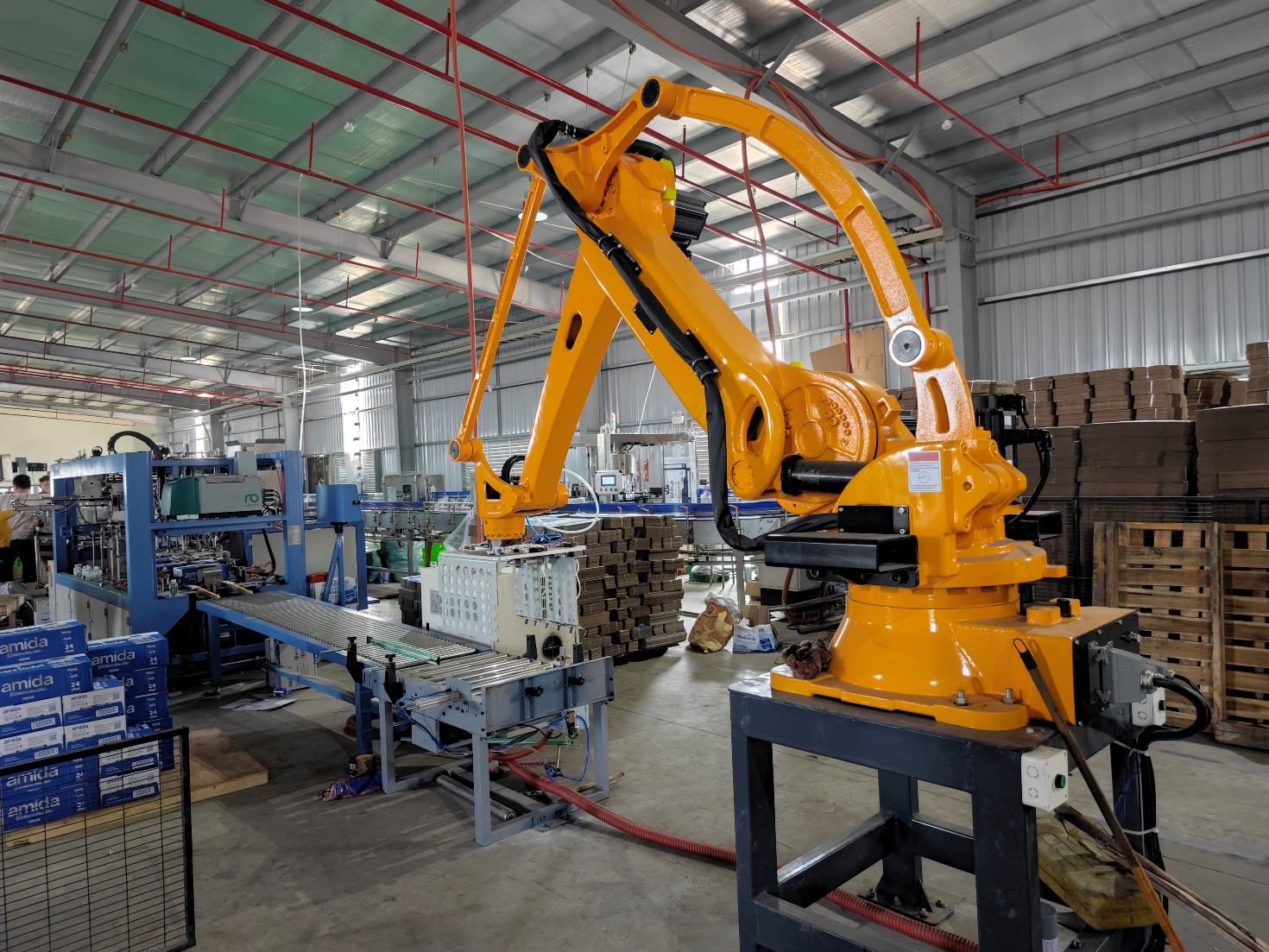 photo-1779338931429-1779338931611537672320 Nước uống đóng chai Amida: Giải pháp bù nước an toàn- Ảnh 2.