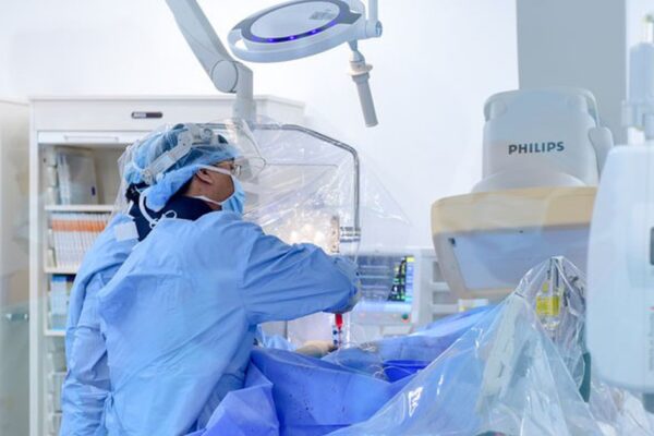 Cụ ông 92 tuổi thoát khỏi đột quỵ nhờ chủ động theo dõi sức khỏe